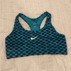 Nike pro sports bra
